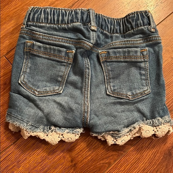 Old Navy Toddler Denim Shorts with Lace Trim - Picture 2 of 3